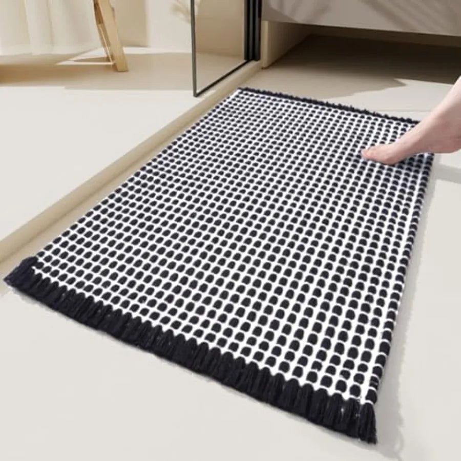 Bathroom Rugs with Tassels Soft Boho Rug Nonslip Bath Mat.